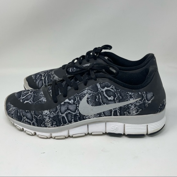 NIKE Free 5.0 V4 Black Gray Snake Print 695168-004 Running Shoes Womens - Picture 2 of 12